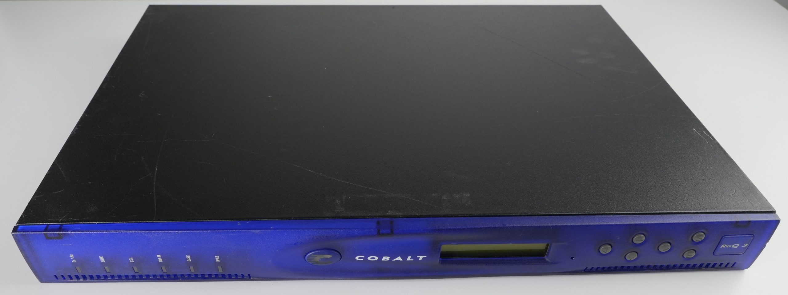 Cobalt RaQ 3 – Serial Port